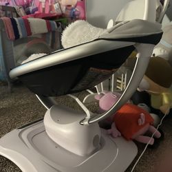 MamaRoo Swing