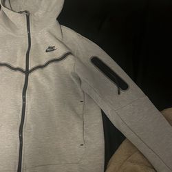 Nike tech fleece Size S