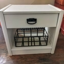 End Table/Nightstand 