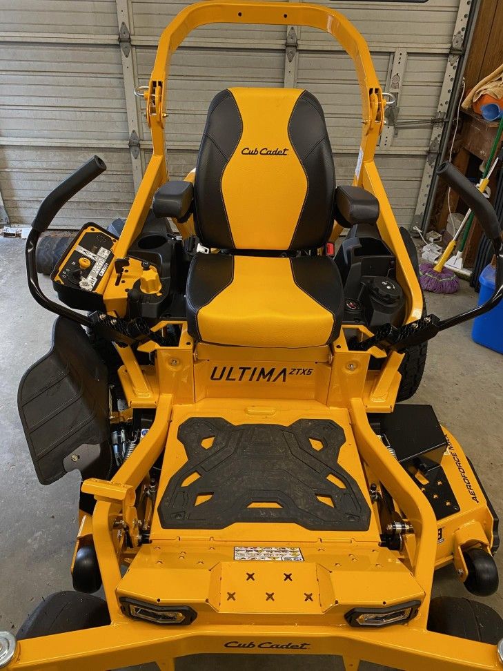 Cub Cadet ZTX5 48" Zero Turn Mower. Brand New!!