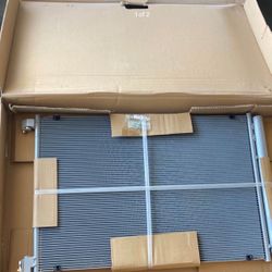 AC Condenser Fits Mercedes- Benz S450 S550 563