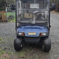 E-Z-GO Golf Cart