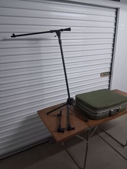 Used Boom mic stand $10