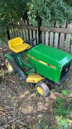 John Deere riding mower