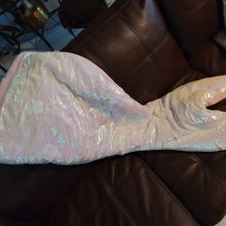 CYNTHIA ROWLEY SEQUIN MERMAID TAIL BLANKET SLEEPING BAG SNUGGLE TAIL PINK MULTI