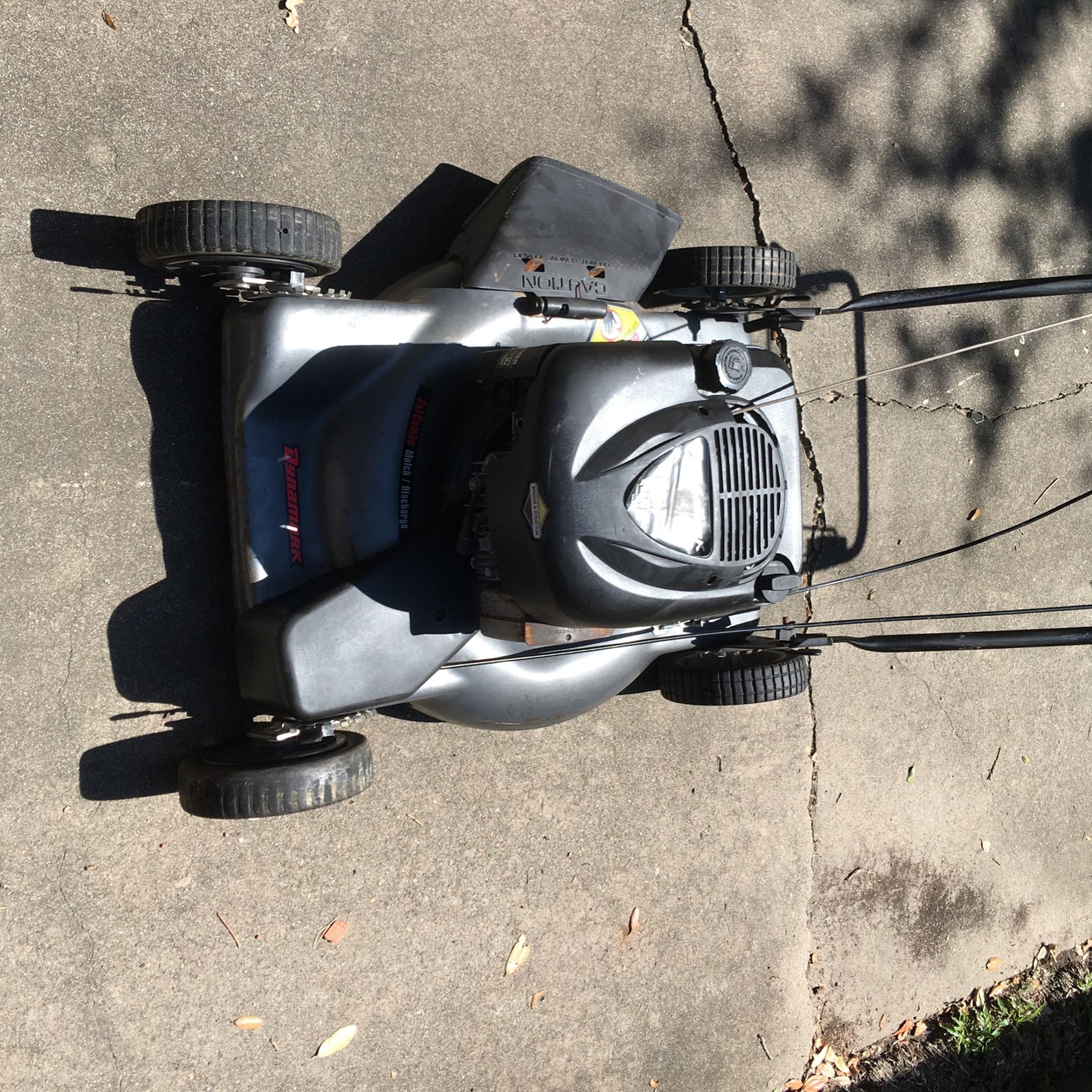 Dynamark Self Propelled Mower 6.0 Briggs &Stratton Engine With 22 Inch Cut