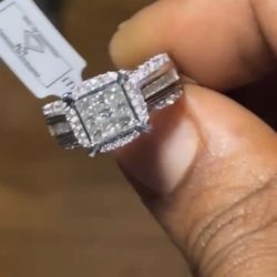 14 Karat Diamond Gold Ring