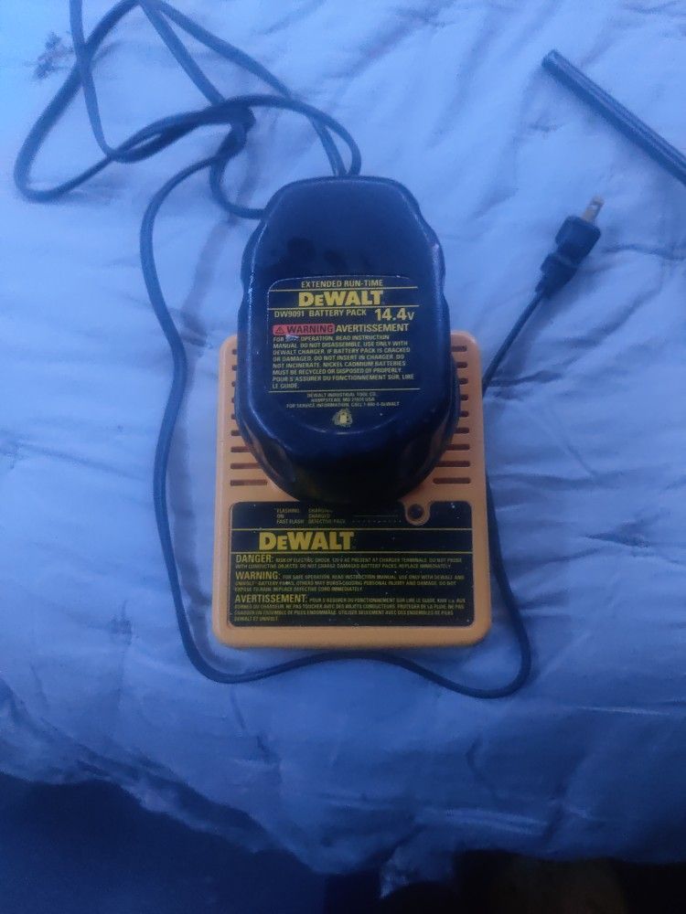DeWalt 14.4 Volt Battery And Charger