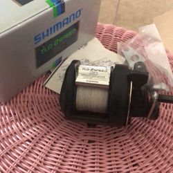 SHIMANO 20 TWO SPEED BIG Game Fishing Reel with Box,Clamp & Spectra line-VERY GOOD Shape!!