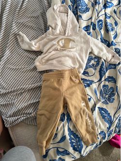 18M 6 outfits + sweater