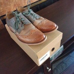 Women's Wingtip LEATHER Shoes, Barely Worn, Size 6