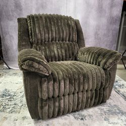 New Cozy Recliner with Power