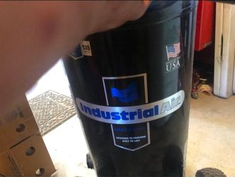Industrial Air Reciprocating Air Compressor 1.8 HP 20 Gal 135 Max PSI Single-Stage