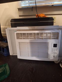 Ac windows units with remote. Both AC units have a remote with each and both work.