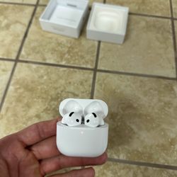 *BEST-OFFER*Airpod 4-(Brand New)