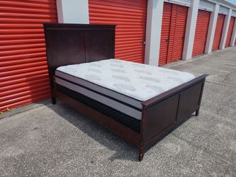 🚨 Queen bedroom set