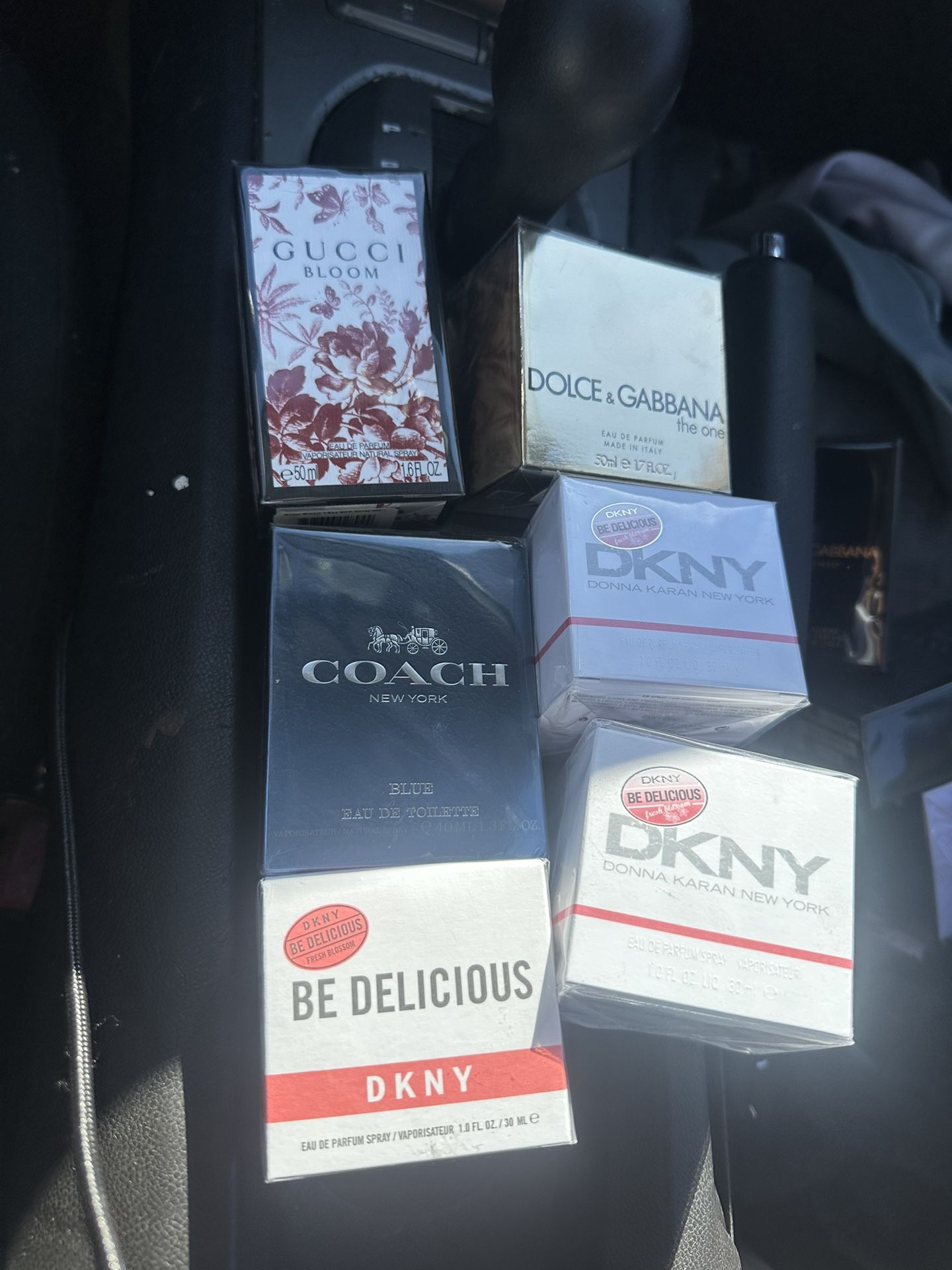 Men And Women Perfumes 