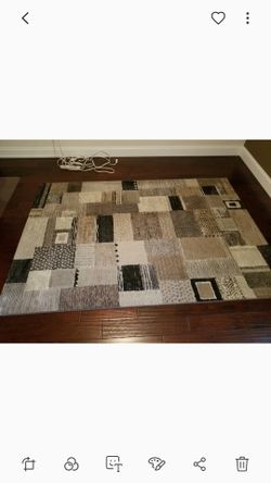 5 X 8 Macy's Wool Rug....