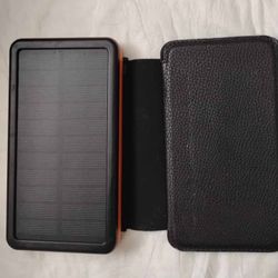 X‑DRAGON Solar Power Bank 25000mAh – Wireless Charger & LED Flashlight