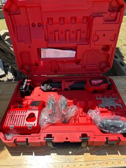 Milwaukee m18 short throw press tool