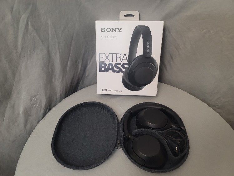 Like New!  Only Used 1 Time! SONY WH-XB910N EXTRA BASS 30h Noise Canceling 