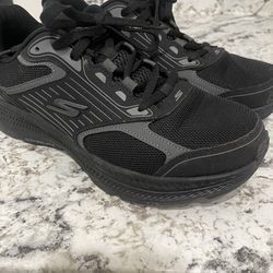 Men’s size 9