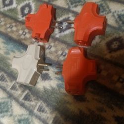 3 Way Plug Ins Lot Of 4.