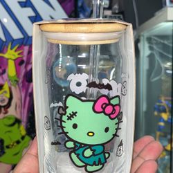 HELLO KITTY GLASS TUMBLER WITH BAMBOO LID AND GLASS STRAW 10 03(473 ML)