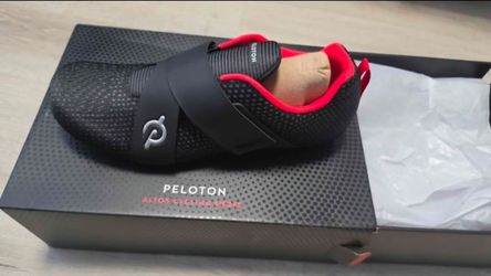 Peloton Altos Cycling Shoes Unisex US 10M. Black Red Indoor Road Bike Cleats