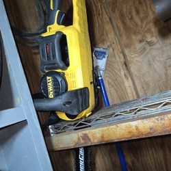 DeWalt 60v Flex Battery Powered Chainsaw