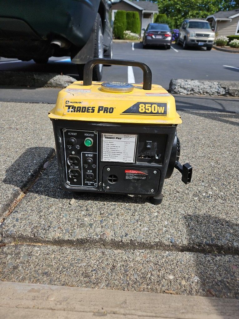 Trades Pro 850W Generator