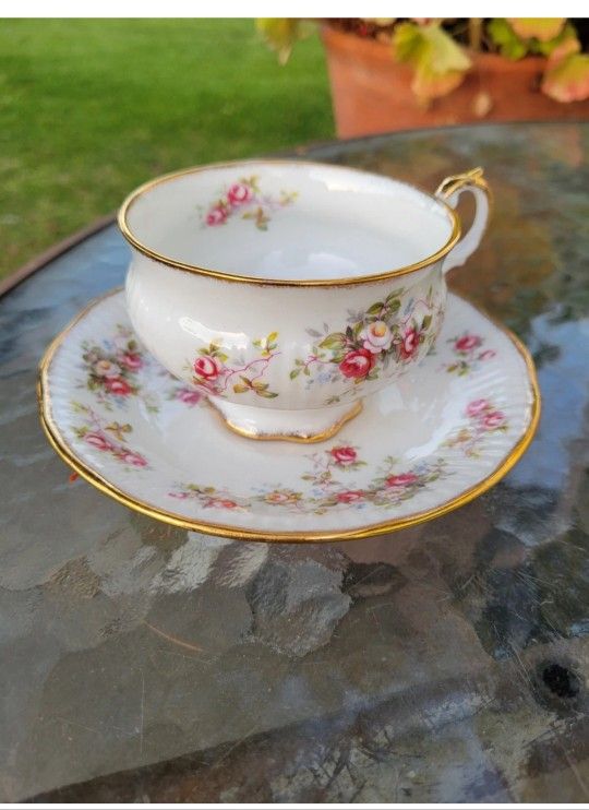 Vintage Fine Bone China made in England cup & saucer set: "Elizabethan" Rosamond