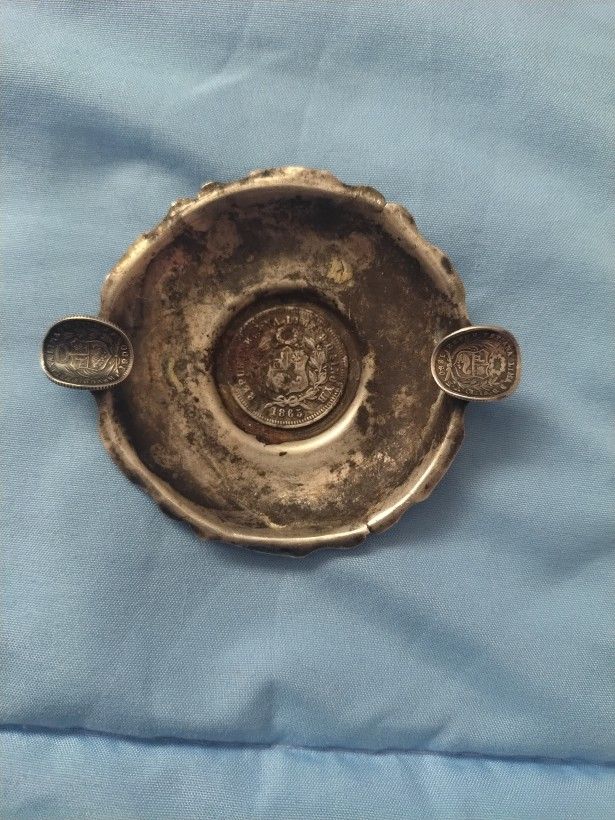 ASHTRAY From PERU with 3 OLD COINS !!!!