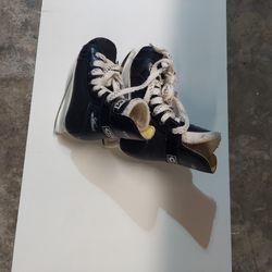 NICE SIZE 11 CCM SKATES