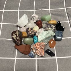 Lot of Rough and Tumbled Healing Crystals Amethyst Aventurine Obsidian +