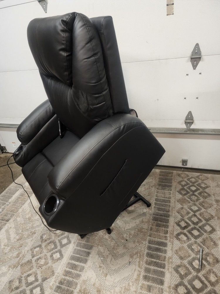 *** BRAND NEW- HEAT & MASSAGE RECLINER WITH LIFT ***