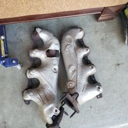 Cleaning Out Garage Lots Of Items 