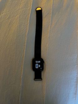 Apple Watch SE 44mm with GPS