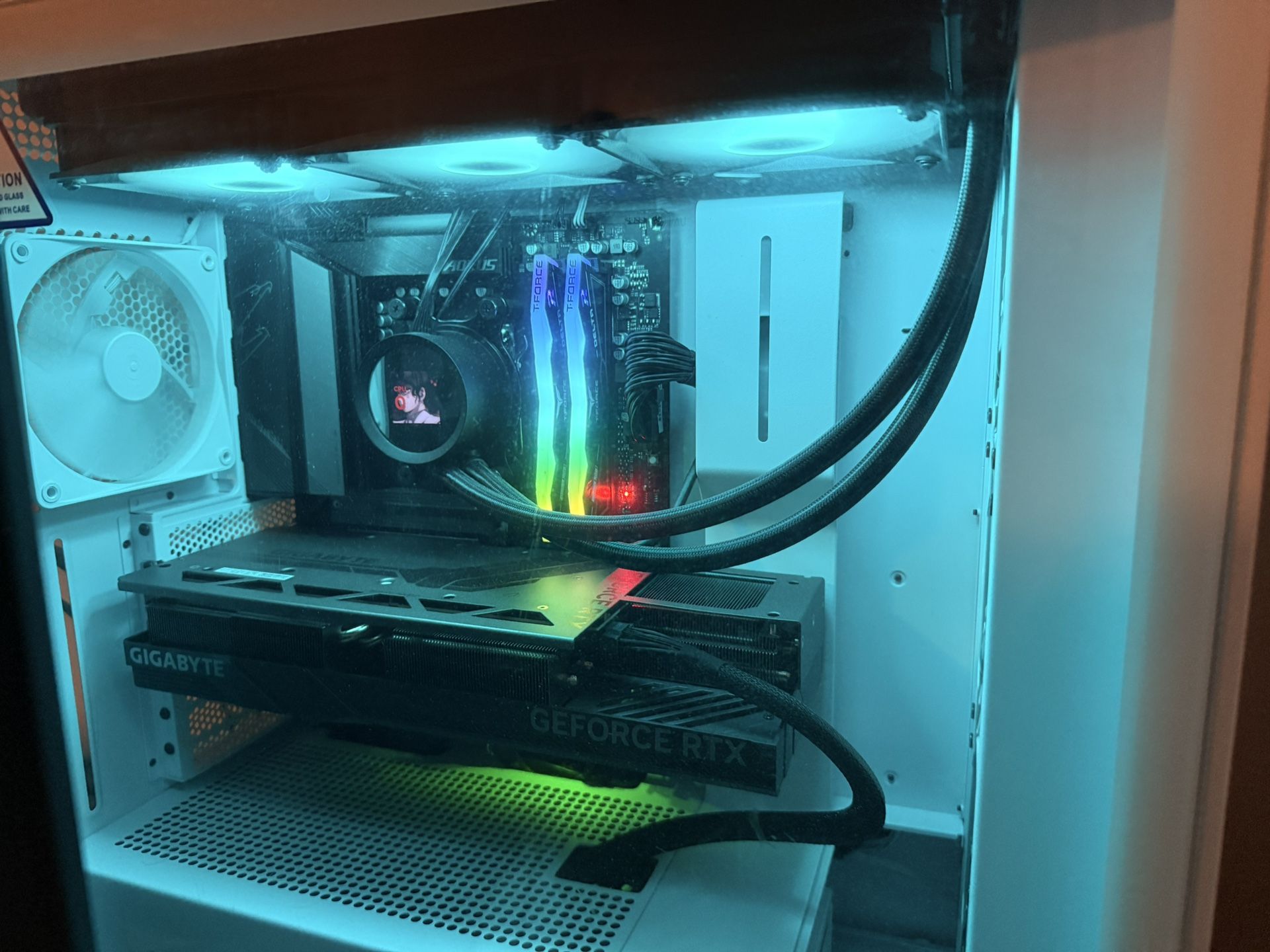RTX 4070Ti SUPER, AMD Ryzen 7800X3D