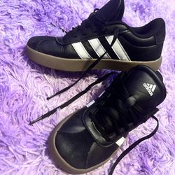 Boys Adidas Sneakers 