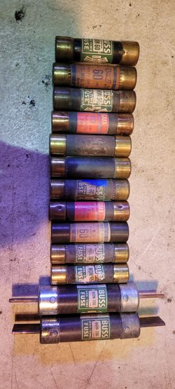 Lot of 11 NON 60 AMP + 2 NON 100 Fuses