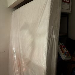 Queen Memory Foam Mattress 