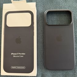 iPhone 17 Pro Max Black Silicone Case