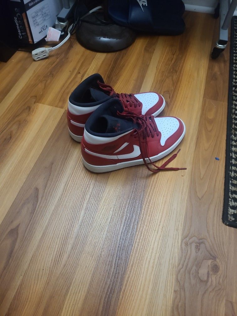 Nike Air Jordan Red And White Size 8.5 Mens