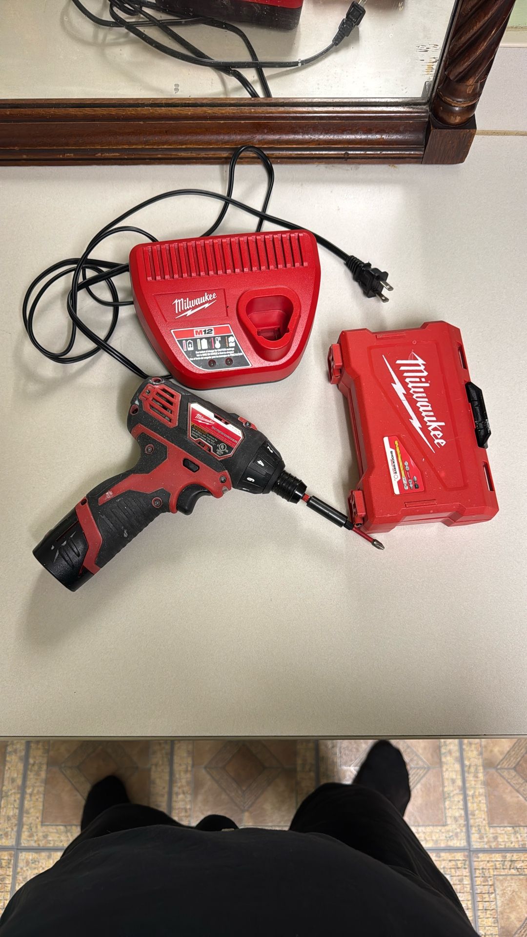 Milwaukee screwdriver with impact duty set and charger