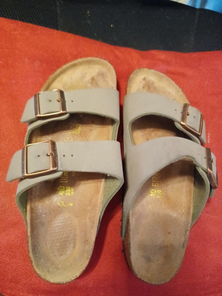 Birkenstock Tan Sandal Near New 