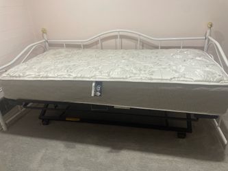 Twin Day bed with new Serta mattress