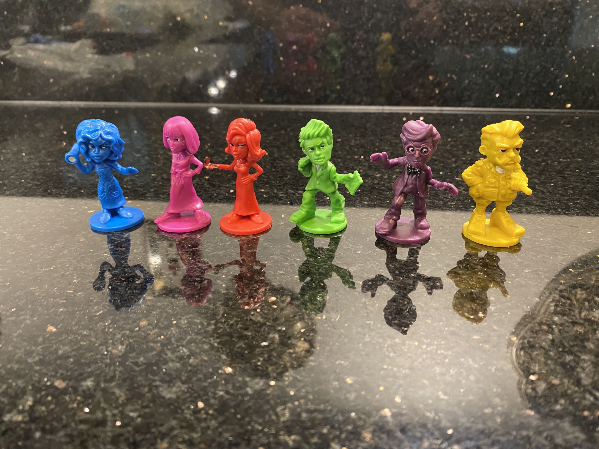 6 Clue Junior Game Suspect Figures Figurines