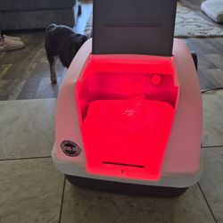 Incubator w/ Heat Lamp & Temp Control – Like New