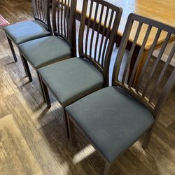 4 Dining Chairs 